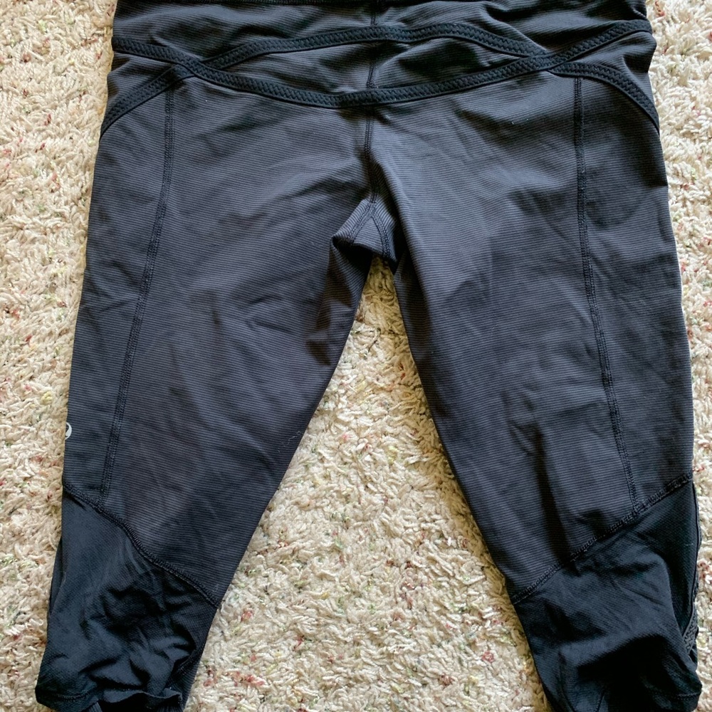 Lululemon capris - Picture 3 of 6